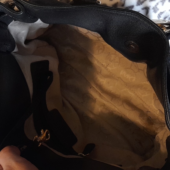 Michael Kors Hamilton MK black leather handbag shoulder bag gold chain detail - Picture 4 of 8